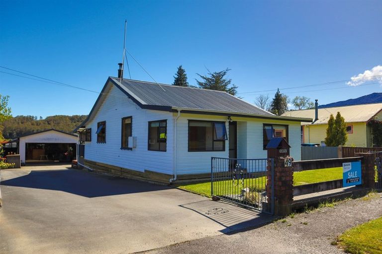 Photo of property in 49 Omapere Street, Dobson, Greymouth, 7805