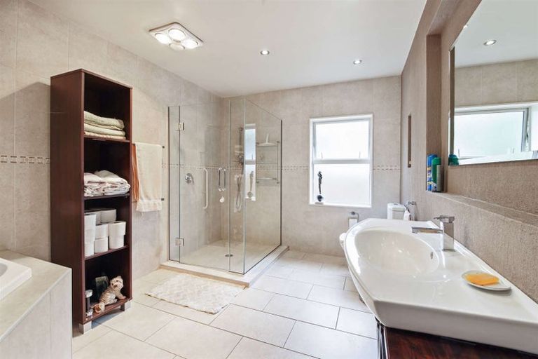 Photo of property in 4 Wadhurst Place, Burnside, Christchurch, 8053