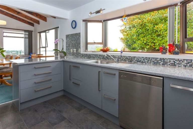 Photo of property in 8 Pine Grove, Tairua, 3508