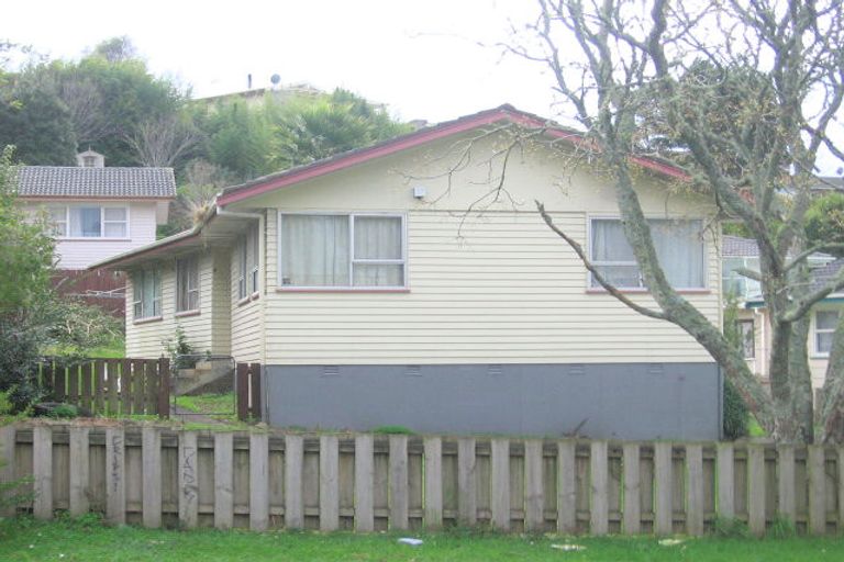 Photo of property in 19 Sunline Avenue, Massey, Auckland, 0614