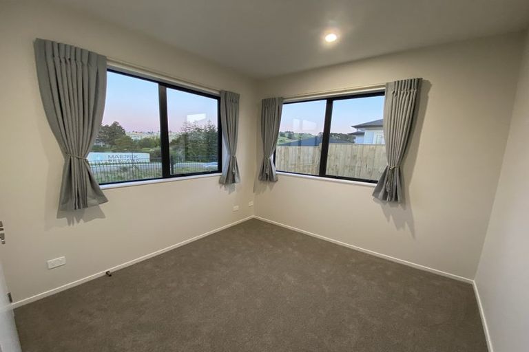 Photo of property in 8 Ahorangi Road, Silverdale, 0932