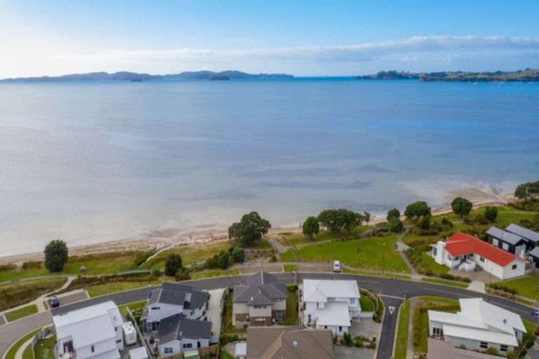 Photo of property in 25 Schooner Avenue, Snells Beach, 0920