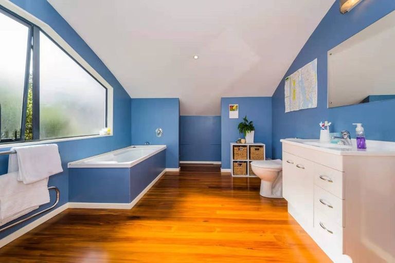 Photo of property in 12 Daldys Bush Lane, Bayview, Auckland, 0629