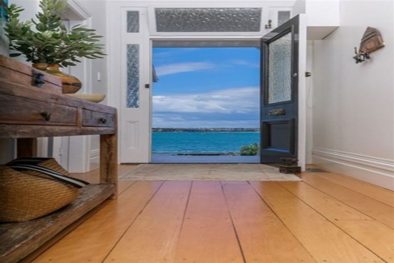 Photo of property in 40 King Edward Parade, Devonport, Auckland, 0624