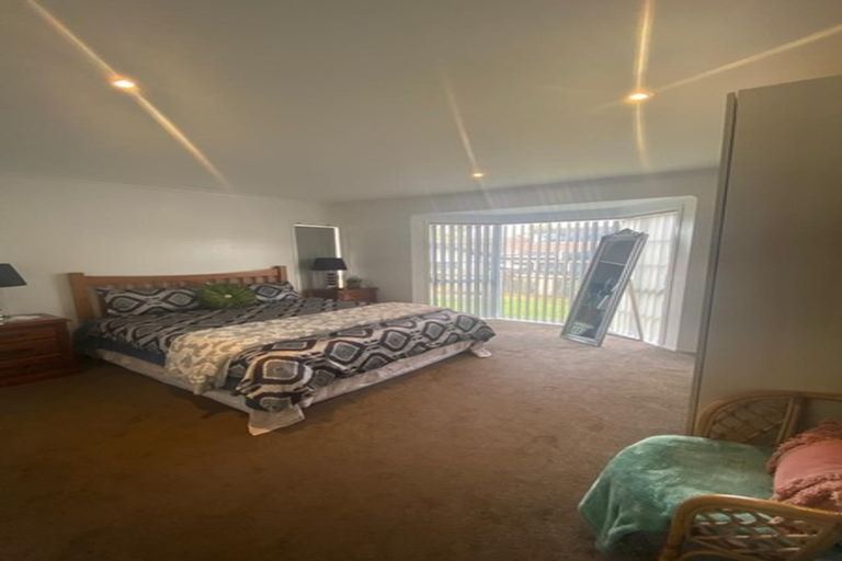 Photo of property in 121 Everglade Drive, Totara Heights, Auckland, 2105