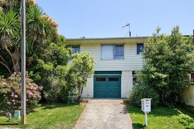 Photo of property in 1/20 Yarrow Place, Papakowhai, Porirua, 5024