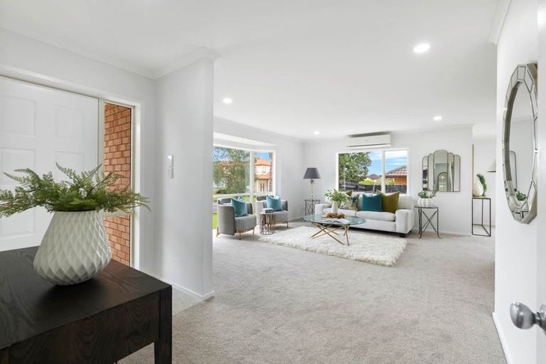 Photo of property in 8 Willowbank Close, East Tamaki Heights, Auckland, 2016