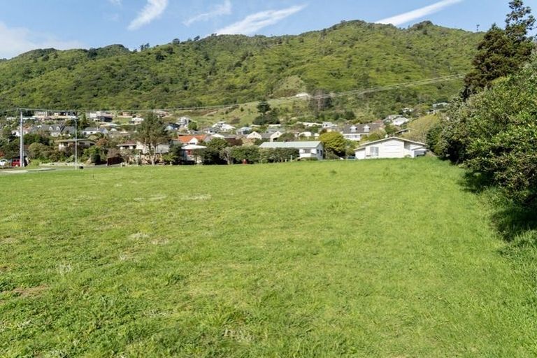 Photo of property in 28 Huia Street, Waikanae, 5036