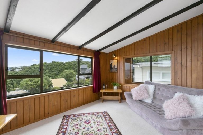Photo of property in 16 Hibiscus Grove, Maungaraki, Lower Hutt, 5010