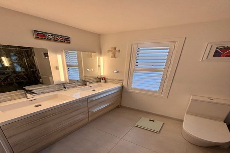 Photo of property in 115a Rosario Crescent, Red Beach, 0932