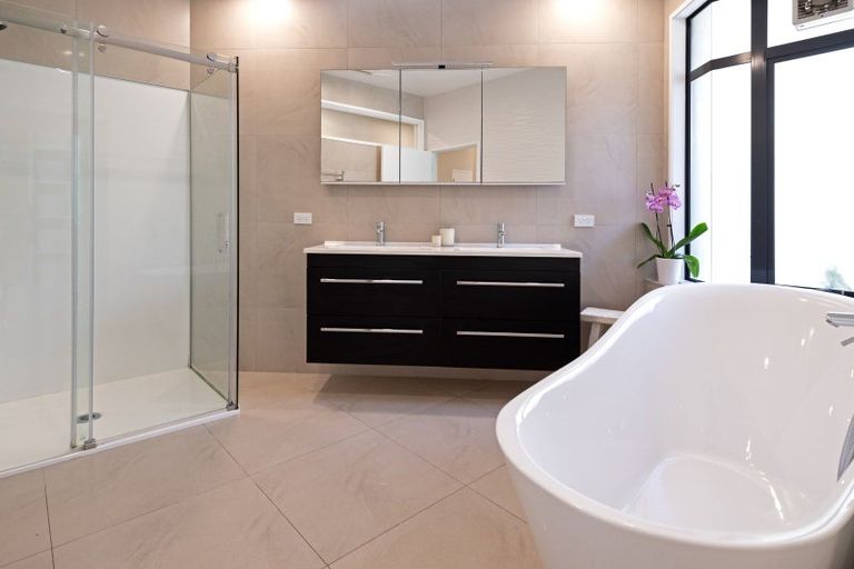 Photo of property in 9 Manor Park, Sunnyhills, Auckland, 2010