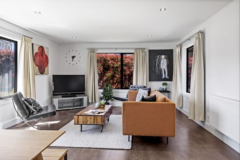 Photo of property in 13 Copper Beech Avenue, Frankton, Queenstown, 9300