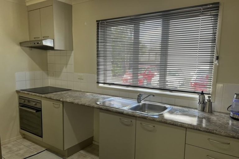 Photo of property in 7/4 Keeling Road, Henderson, Auckland, 0612