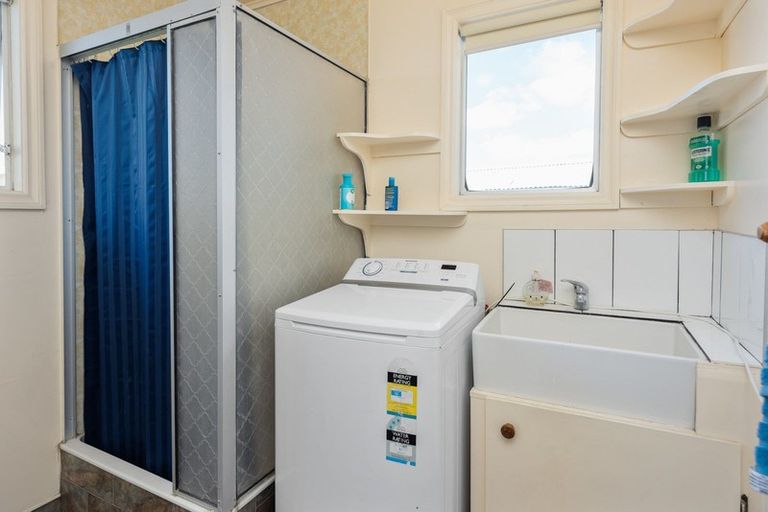 Photo of property in 11 Holdaway Street, Riversdale, Blenheim, 7201