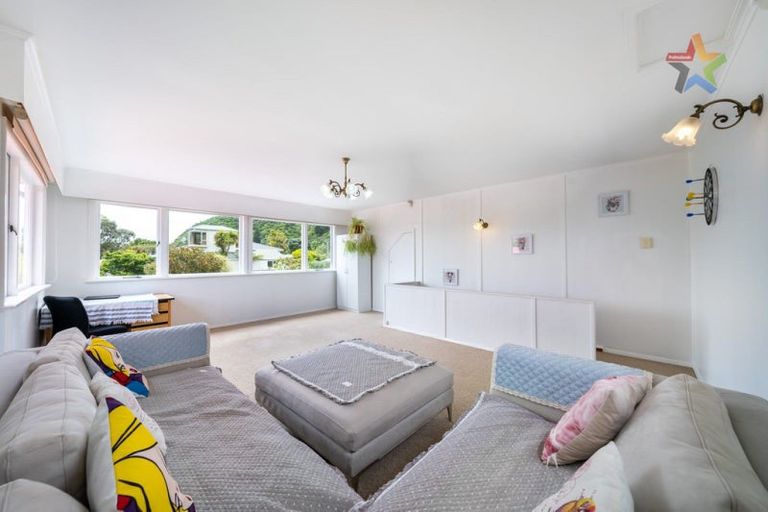 Photo of property in 18 Kauri Street, Eastbourne, Lower Hutt, 5013