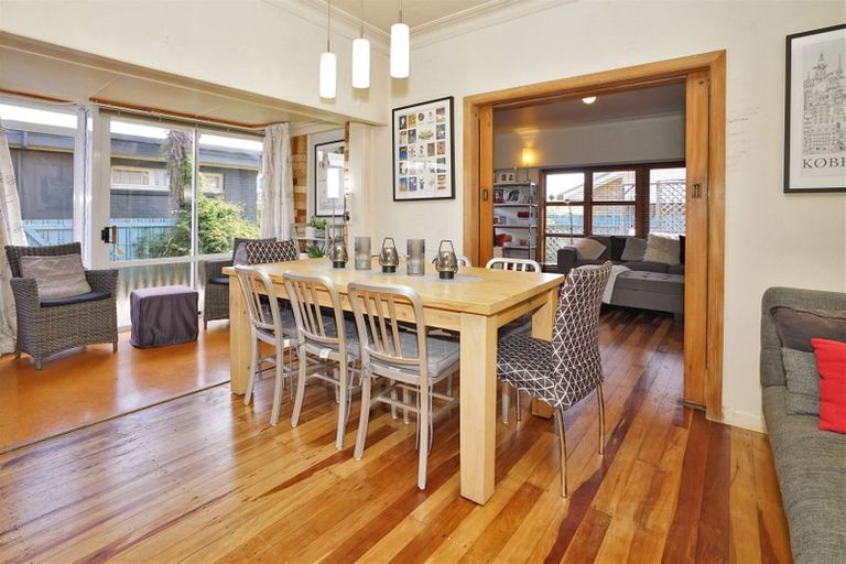 Photo of property in 300 Cambridge Road, Hillcrest, Hamilton, 3216