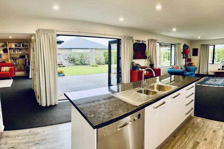 Photo of property in 101 Shillingford Boulevard, Rolleston, 7615