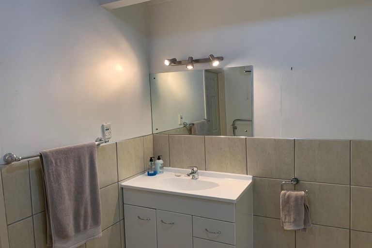 Photo of property in 3 Tinopai Road, Titirangi, Auckland, 0604