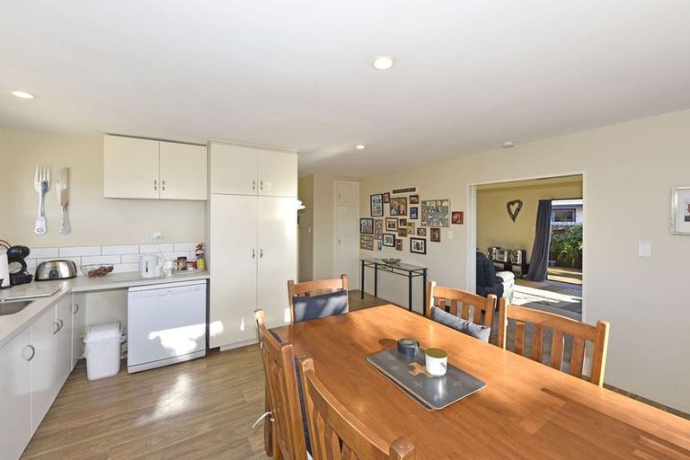 Photo of property in 23 Roberts Road, Hei Hei, Christchurch, 8042