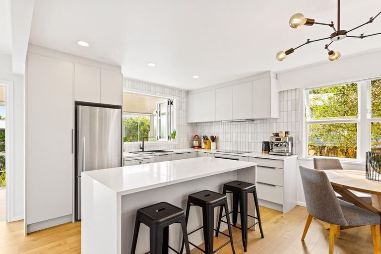 Photo of property in 19 Brennan Avenue, Te Atatu Peninsula, Auckland, 0610