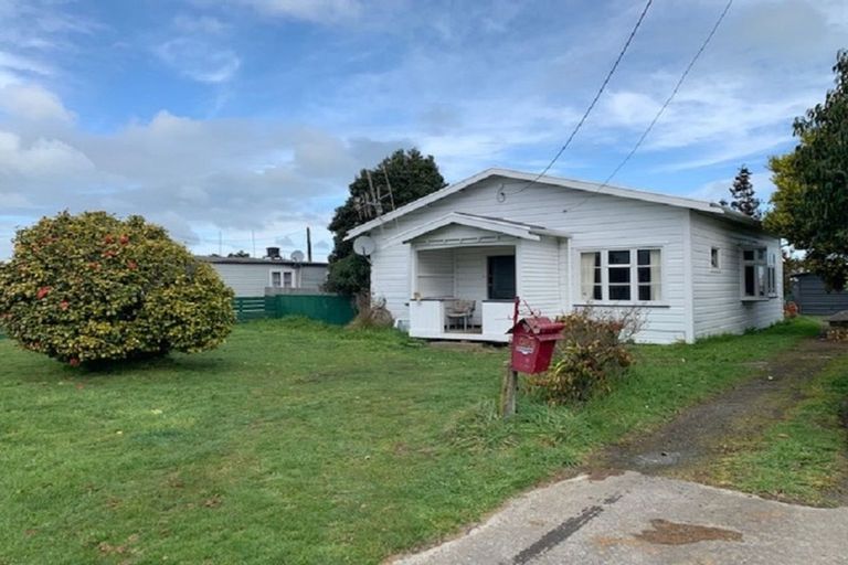 Photo of property in 32 Ngahina Street, Marton, 4710