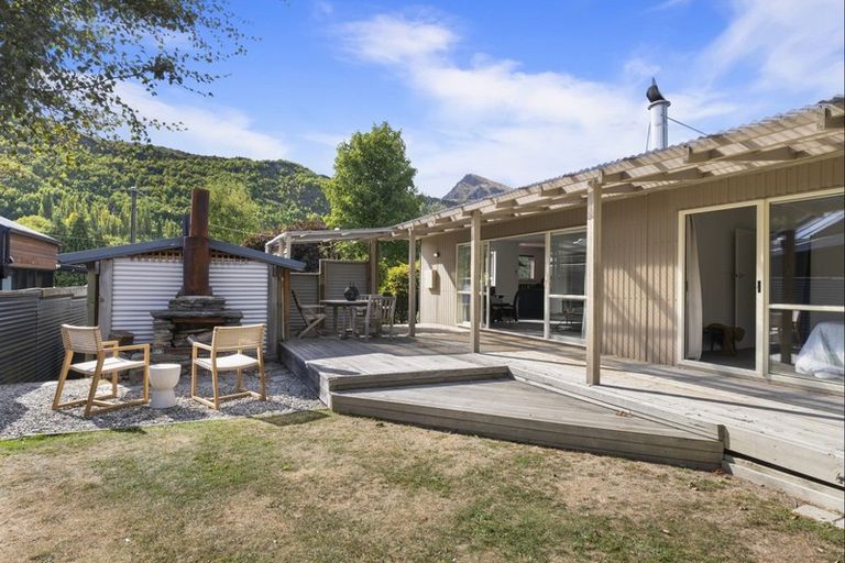Photo of property in 20 Centennial Avenue, Arrowtown, 9302