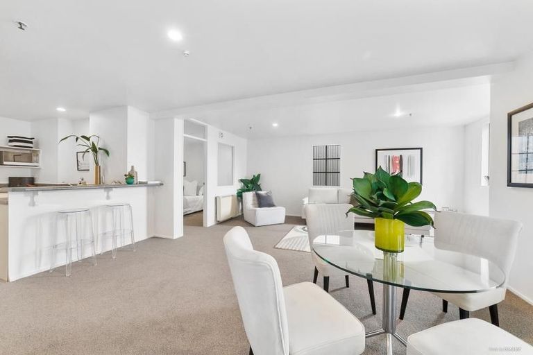 Photo of property in Courtenay Apartments, 606/120 Courtenay Place, Te Aro, Wellington, 6011