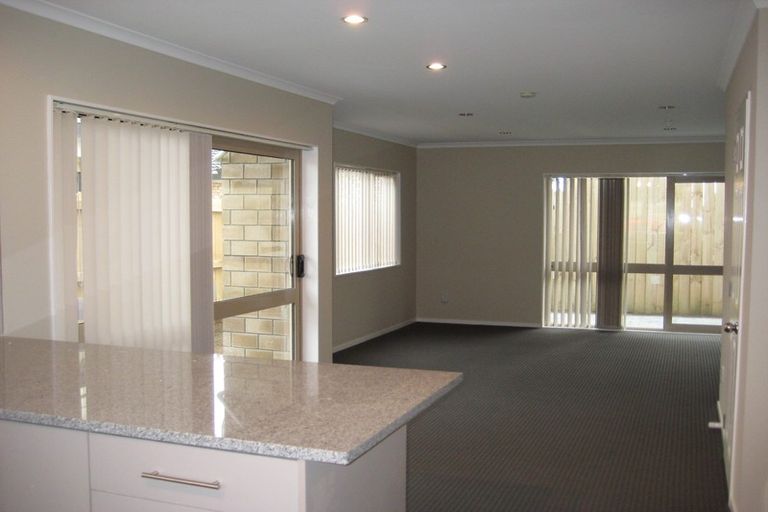 Photo of property in 10 Tavua Lane, Ranui, Auckland, 0612