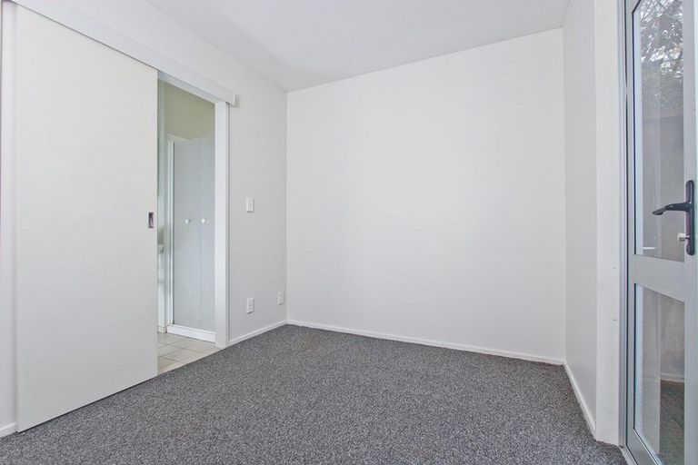 Photo of property in 433a West Coast Road, Glen Eden, Auckland, 0602