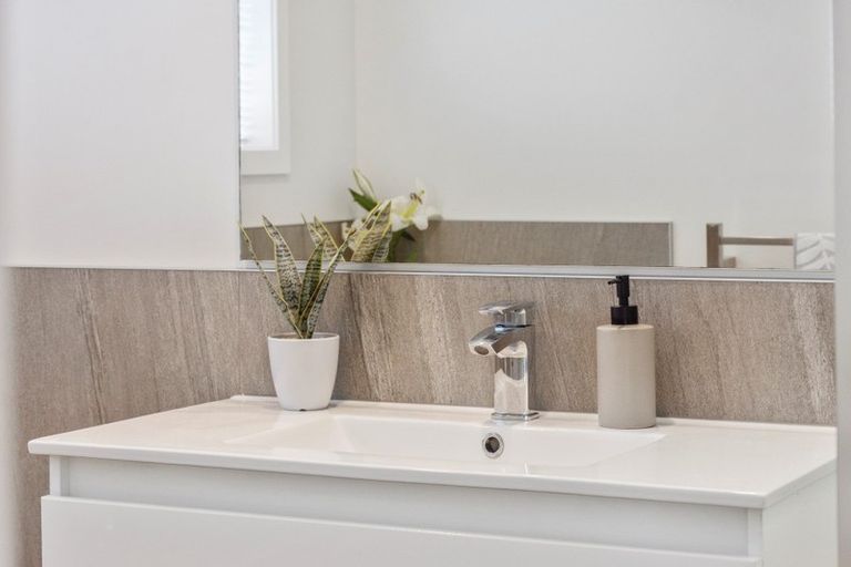 Photo of property in 1 Saddlers Way, Papamoa, 3118