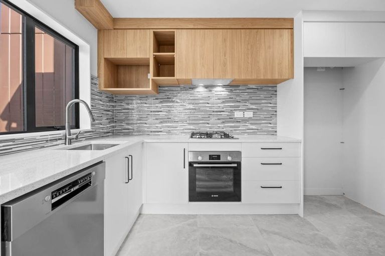 Photo of property in 40b Trentham Road, Papakura, 2110
