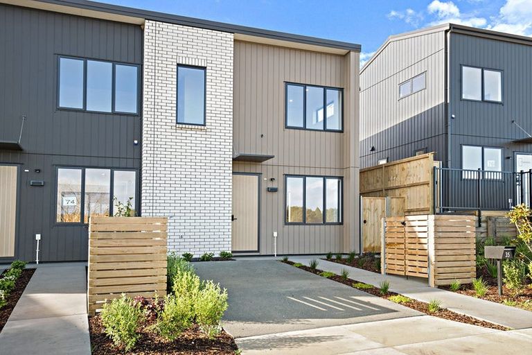 Photo of property in 35 Nga Pona Toru Road, Flat Bush, Auckland, 2019