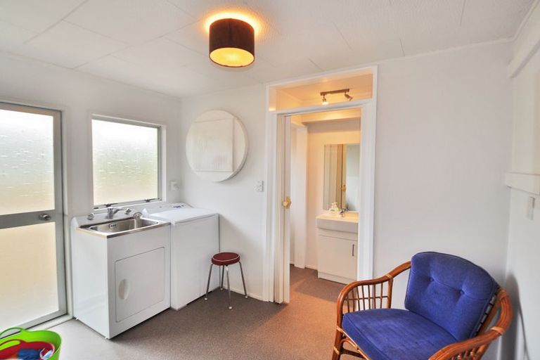 Photo of property in 9 Barrier View Road, Leigh, 0985