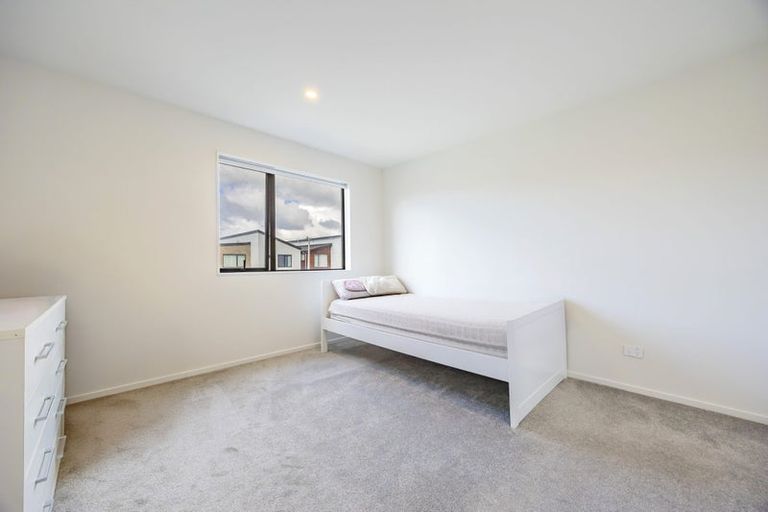 Photo of property in 27 Coast Garden Drive, Hobsonville, Auckland, 0616