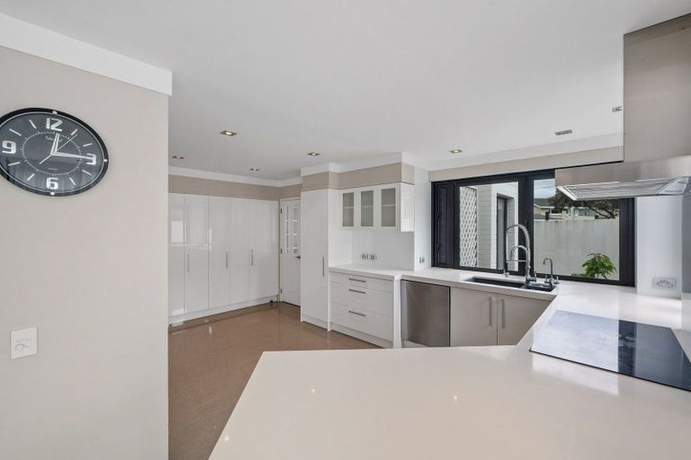 Photo of property in 35 Saltburn Road, Milford, Auckland, 0620