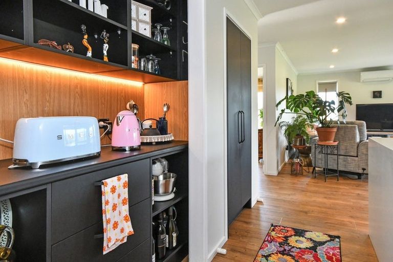 Photo of property in 11 Peet Row, Pokeno, 2471