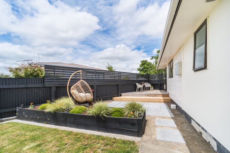 Photo of property in 27 Hillcrest Drive, Kelvin Grove, Palmerston North, 4414