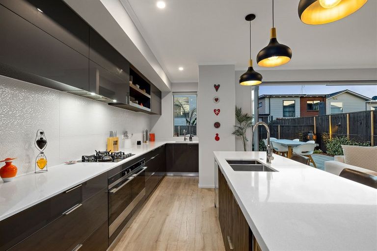 Photo of property in 19 Spotted Dove Road, Hobsonville, Auckland, 0616