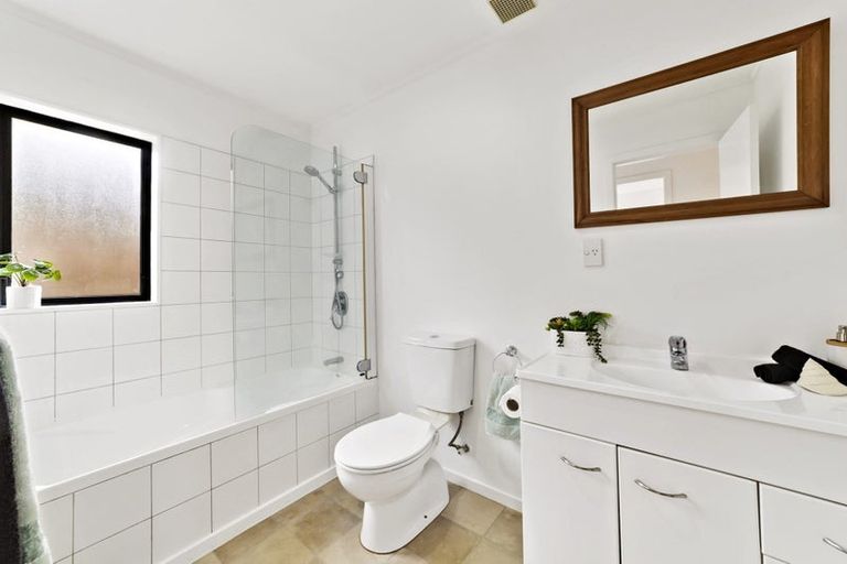 Photo of property in 2 Balmain Street, Newlands, Wellington, 6037