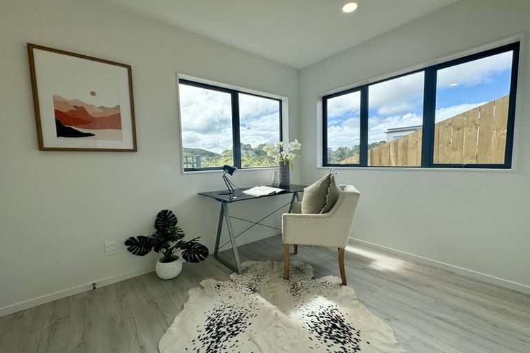 Photo of property in 27 Kotuitui Drive, Wainui, 0992