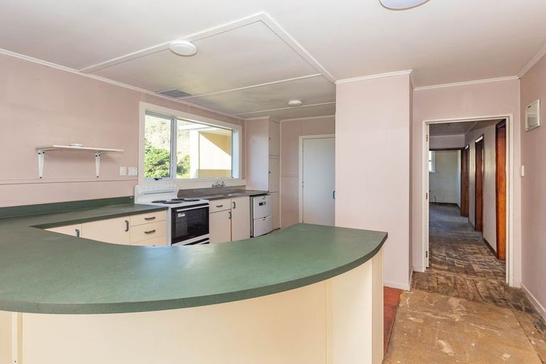 Photo of property in 3 Main Rd Ngakawau, Ngakawau, 7824