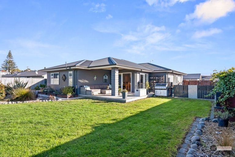 Photo of property in 11 Te Wiremu Lane, Otaki, 5512
