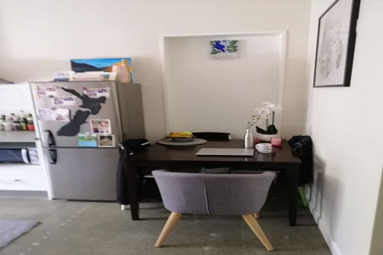 Photo of property in 1/25 Home Street, Mount Victoria, Wellington, 6011