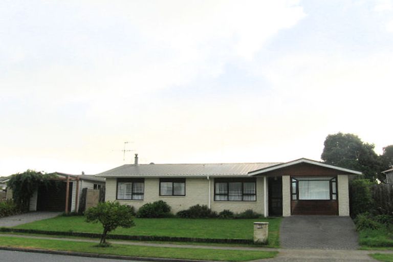 Photo of property in 75 Queens Road, Waikanae Beach, Waikanae, 5036