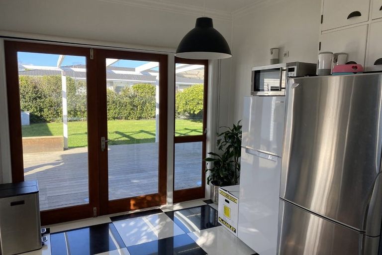 Photo of property in 63 Middle Road, Havelock North, 4130