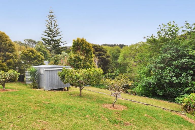 Photo of property in 9 Barrier View Road, Leigh, 0985