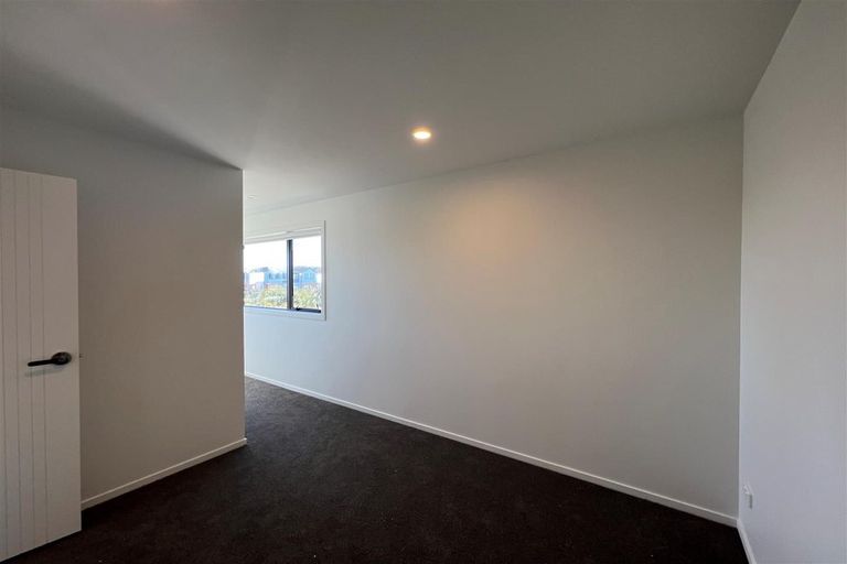 Photo of property in 1 Aramata Road, Papakura, 2110