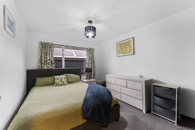 Photo of property in 23 Althorp Place, Avonhead, Christchurch, 8042