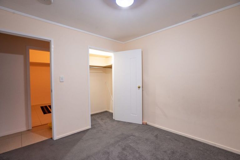Photo of property in 15 Camden Place, Papatoetoe, Auckland, 2025