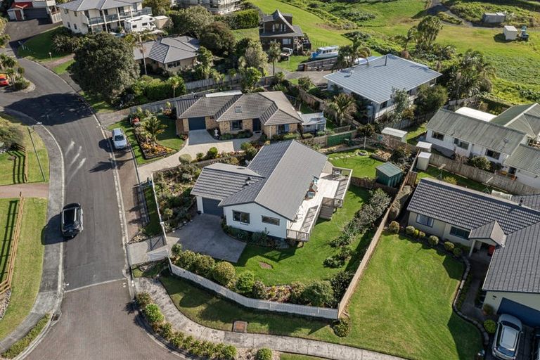 Photo of property in 2 Kassa Rise, Helensville, 0800
